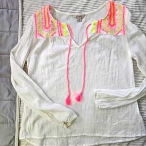 Decree Women's White and Pink Embroidered Top. Size M